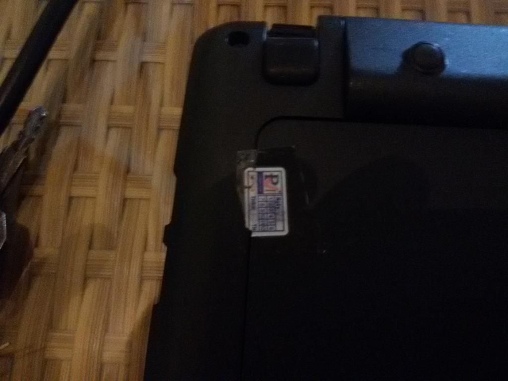 ACER ASPIRE ONE E722 AMD C60 DDR3 2GB HDD 320GB card rời ATI, có khe sim 3G giá 3trx!