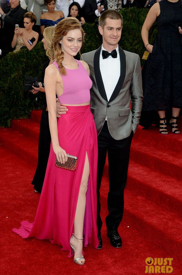 photo andrew-garfield-only-has-eyes-for-emma-stone-at-met-ball-2014-03_zps16210bf8.jpg