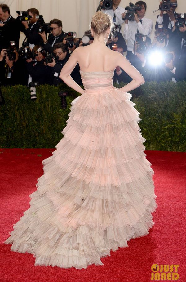 photo suki-waterhouse-met-ball-2014-03_zps1573624d.jpg