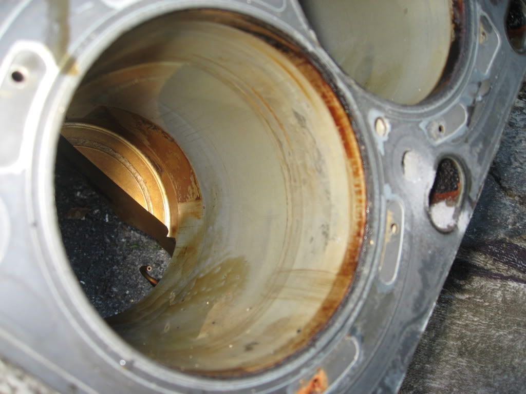 Can you bore out M62 for S62 pistons?