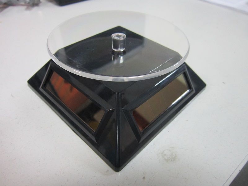 Để xoay năng lượng mặt trời (có thể dùng pin).